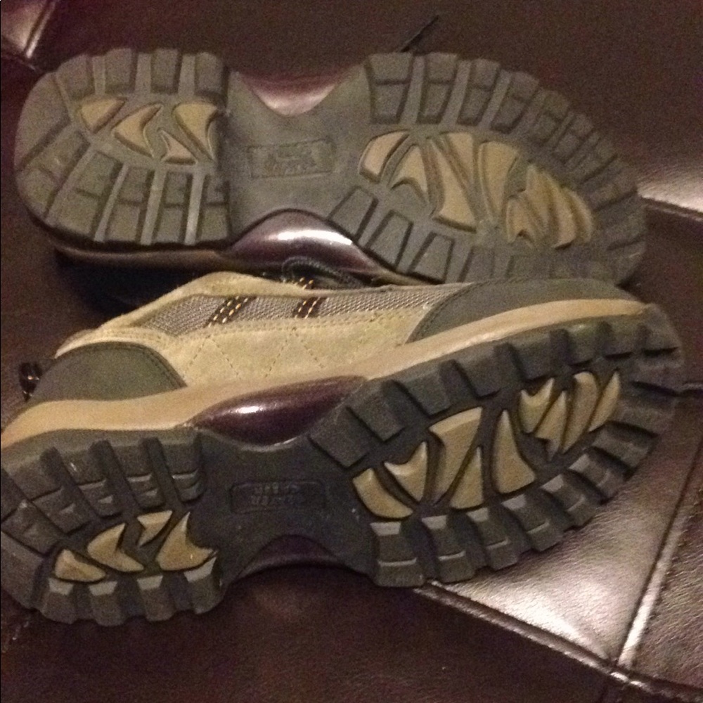 Shoes - Picture 2 of 5
